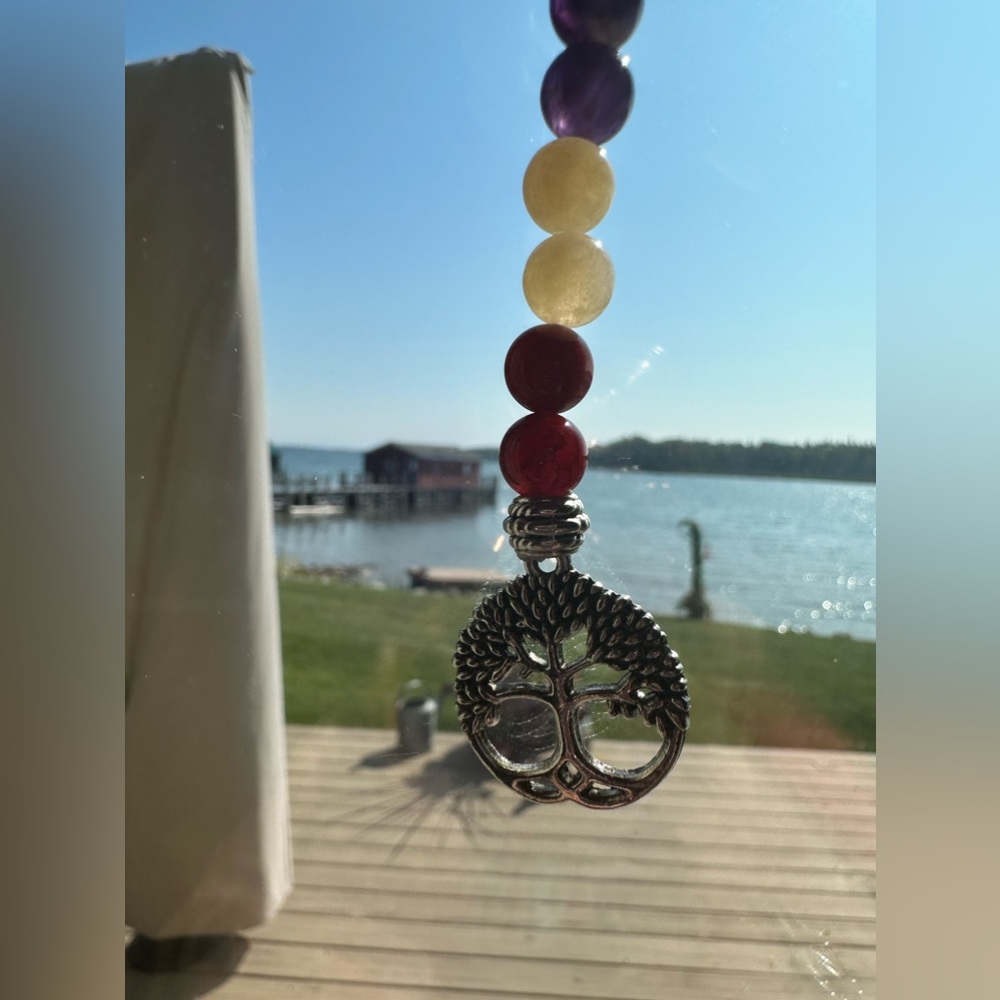 Hand crafted purse charm with yellow jade, amethyst and red onyx. - Picture 2 of 2
